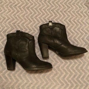 Clark’s black leather chunky heeled ankle booties